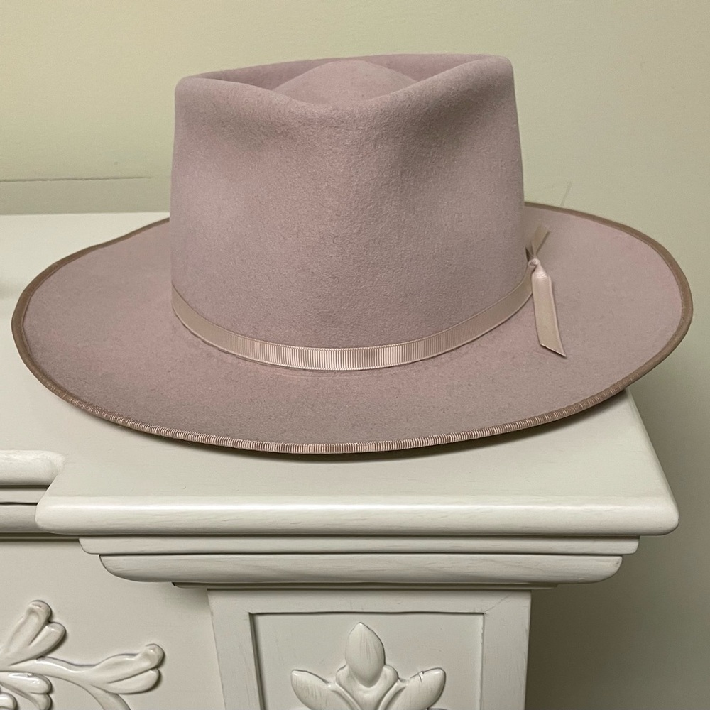 The Campdraft hat in Akubra's Imperial fur felt.